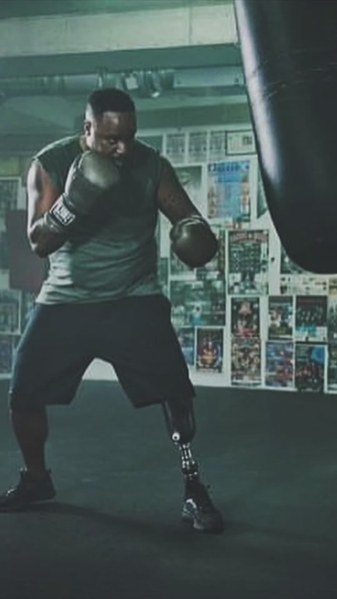 Carregar vídeo: iAmputee | Beyond limits Beyond Fashion